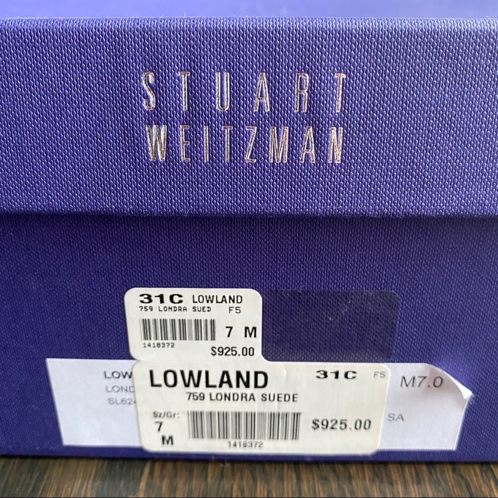 Stuart Weitzman The Lowland Boot in Londra Suede - Picture 9 of 9